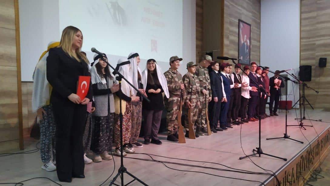 12 Mart İstiklal Marşının Kabulü ve Mehmet Akif Ersoy'u Anma Günü 103. Yıl Dönümü Programı, Şehit Fethi Sekin Gençlik Merkezi'nde yapıldı.
