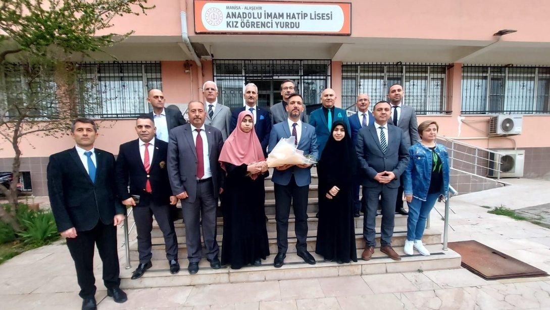 İl Milli Eğitim Müdürümüz Mehmet UĞURELLİ Alaşehir Anadolu İmam Hatip Lisesi Kız Öğrenci Pansiyonunda, iftar programına katıldı. 